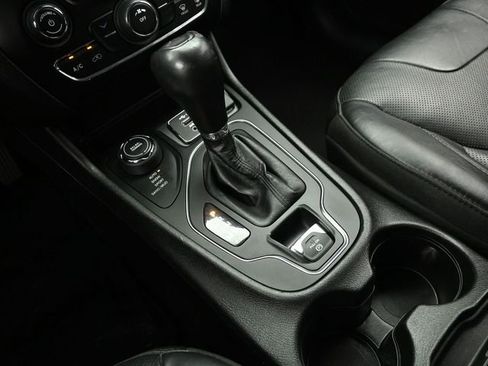 Used 2021 Jeep Cherokee Latitude Lux w/ Sun & Sound Group image 34