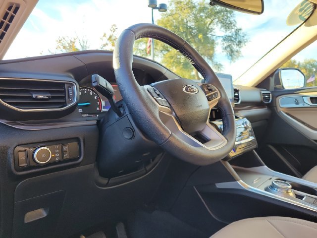 Certified 2023 Ford Explorer Limited w/ Equipment Group 301A AWD/4WD image 10