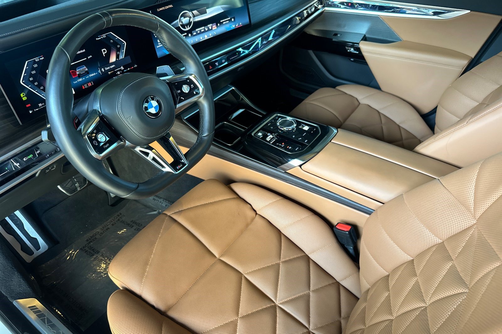 Used 2024 BMW 740i xDrive AWD/4WD image 11
