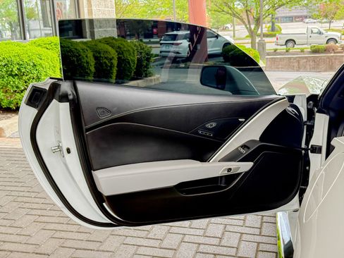 Used 2017 Chevrolet Corvette Stingray Coupe image 21