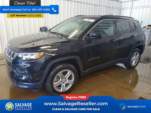 Used 2024 Jeep Compass Latitude AWD/4WD image 1