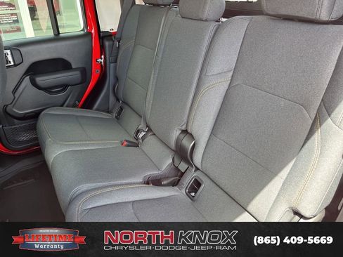 New 2025 Jeep Gladiator Sport image 13