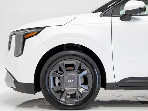 Certified 2026 Kia Carnival EX FWD image 29