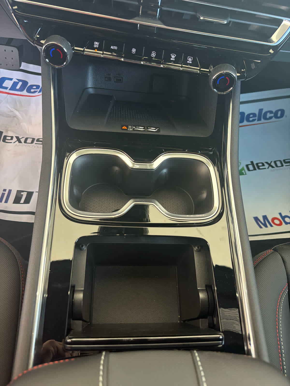 New 2026 Chevrolet Traverse RS w/ LPO, Floor Liner Package FWD image 18