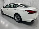 Used 2024 Nissan Altima 2.5 SV image 5