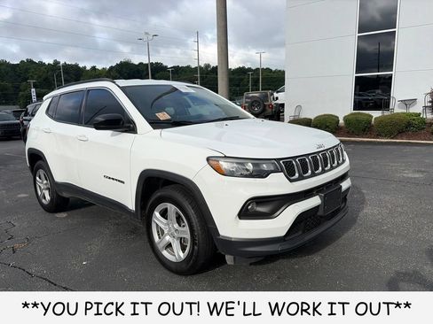 Used 2024 Jeep Compass Latitude AWD/4WD image 1