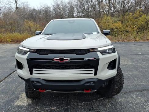 New 2026 Chevrolet Colorado ZR2 w/ Technology Package AWD/4WD image 14