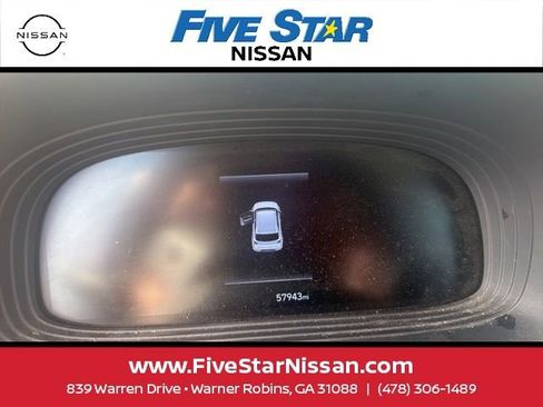 Used 2023 Hyundai Venue Limited FWD image 16