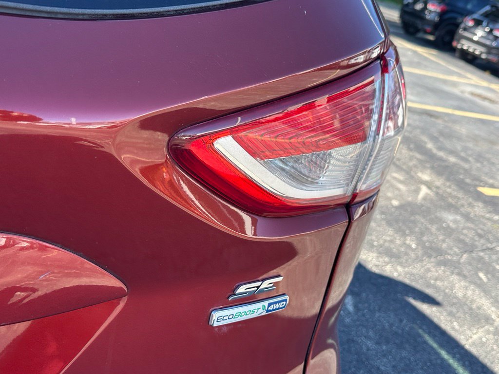 Used 2015 Ford Escape SE w/ Equipment Group 201A AWD/4WD image 12