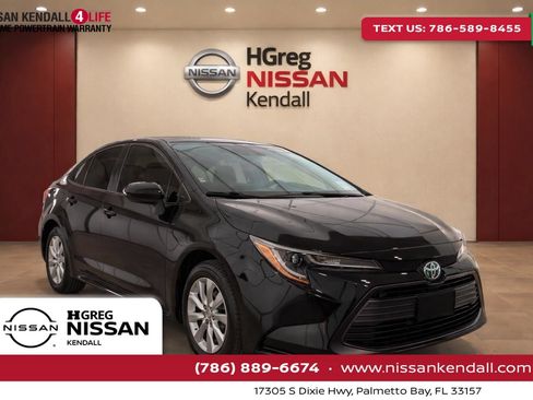 Used 2023 Toyota Corolla LE FWD image 1