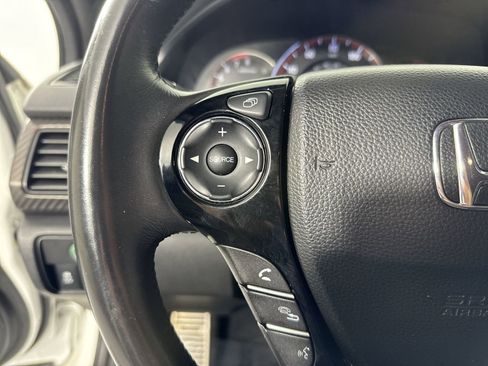 Used 2017 Honda Accord Sport image 12
