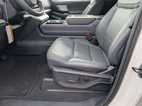 New 2025 Ford Expedition Active RWD image 10