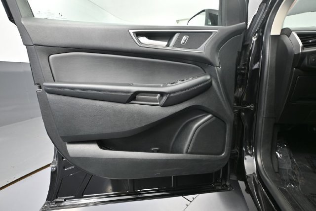 Used 2022 Ford Edge SEL AWD/4WD image 14