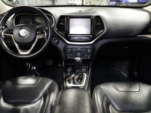 Used 2018 Jeep Cherokee Limited AWD/4WD image 20