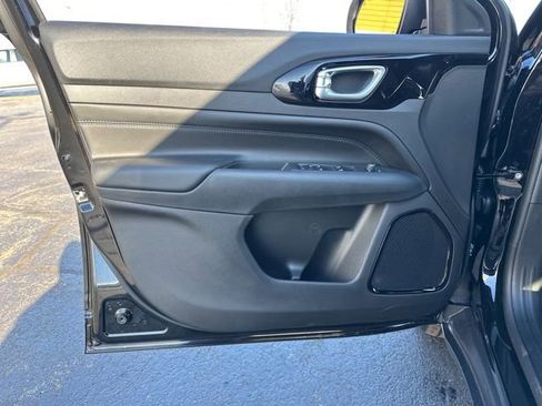 New 2026 Jeep Compass Latitude image 19