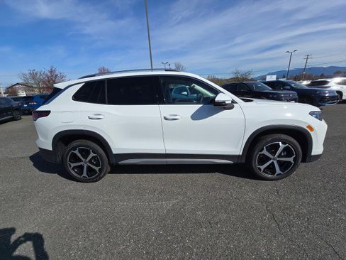 New 2026 Volkswagen Tiguan SE AWD/4WD image 2