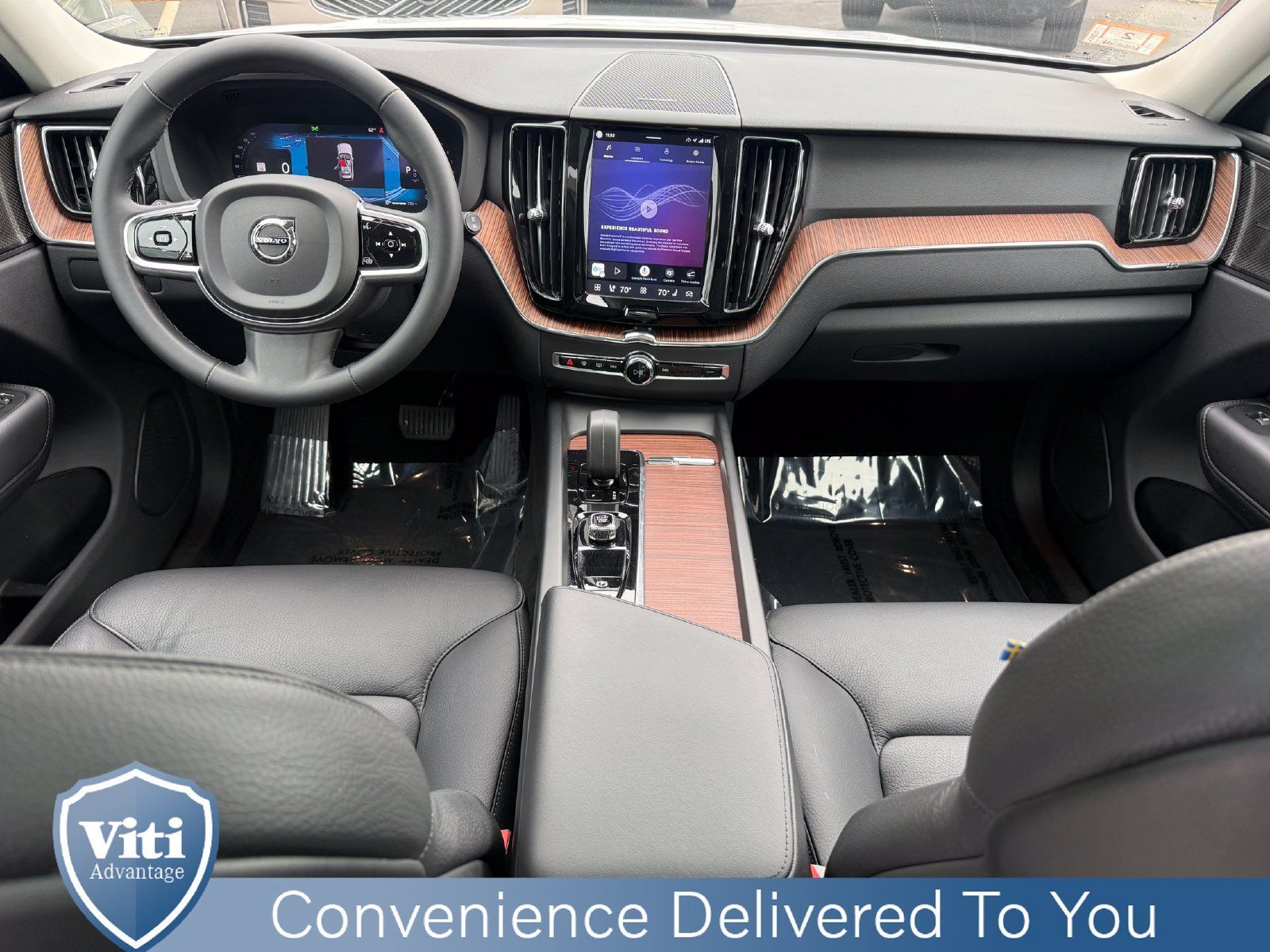 Used 2024 Volvo XC60 B5 Plus w/ Climate Package AWD/4WD image 2
