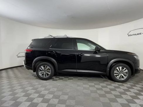 Certified 2025 Nissan Pathfinder SL FWD image 10
