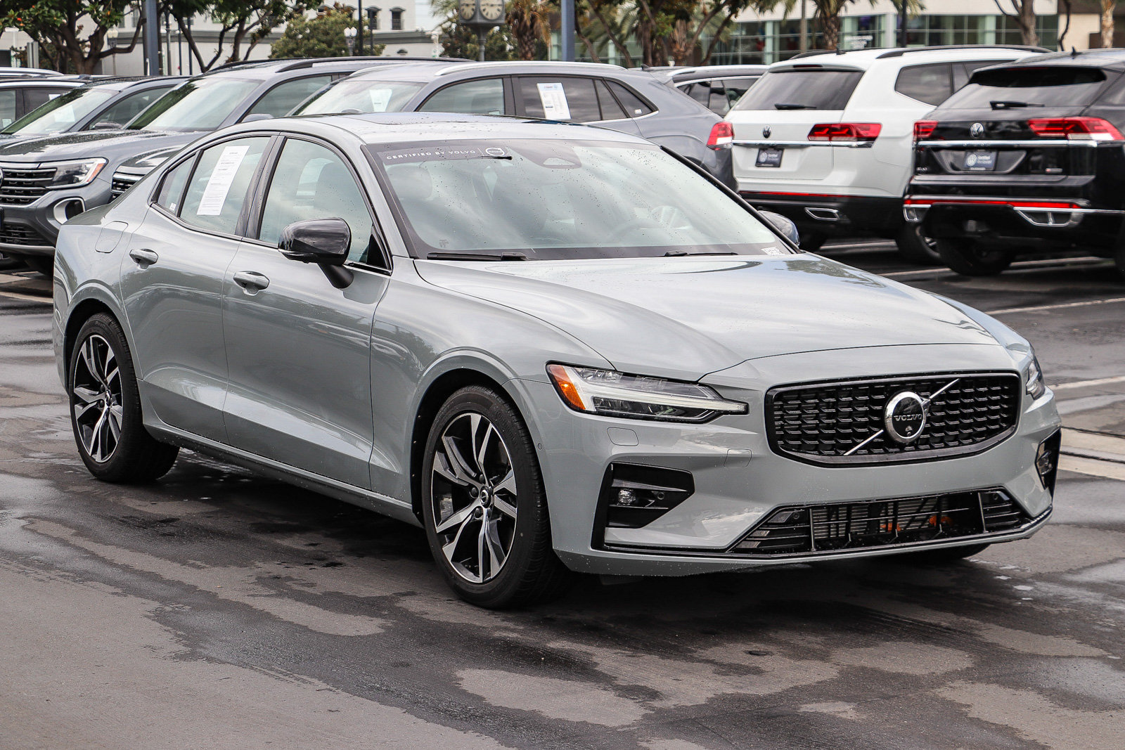 Used 2025 Volvo S60 B5 Plus AWD/4WD image 3