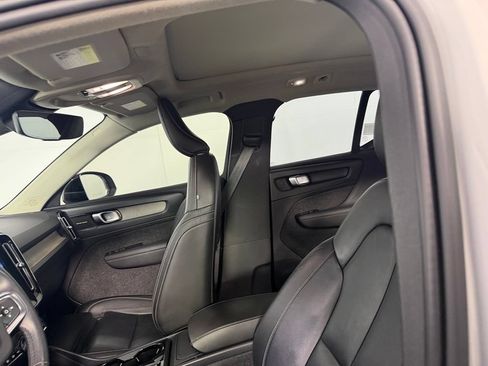 Used 2023 Volvo XC40 B5 Plus w/ Climate Package AWD/4WD image 26