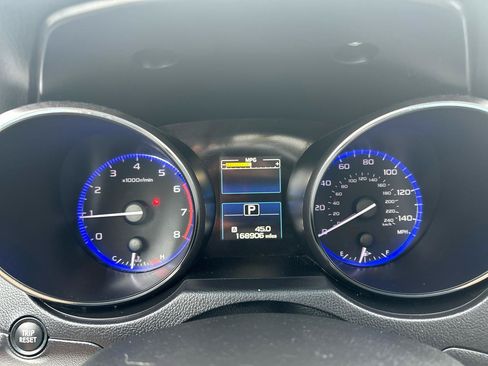 Used 2017 Subaru Outback 2.5i Premium AWD/4WD image 11