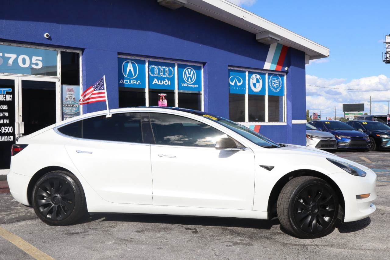 Used 2020 Tesla Model 3 Standard Range Plus RWD image 4