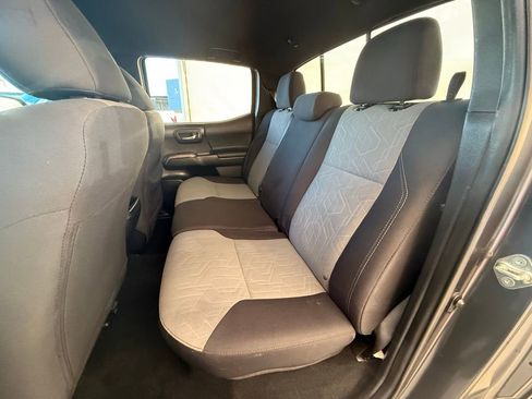 Used 2020 Toyota Tacoma TRD Off-Road image 18