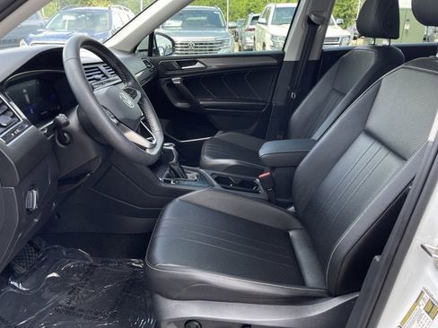 Used 2023 Volkswagen Tiguan SE FWD image 13