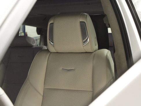 Used 2025 Cadillac Escalade Sport Platinum AWD/4WD image 18