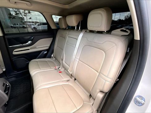 Used 2021 Lincoln Corsair FWD w/ Premium Package image 18