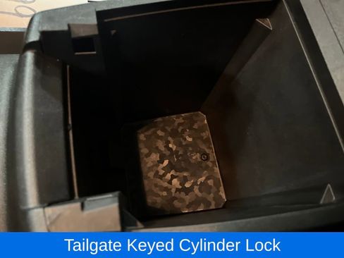 Used 2023 Chevrolet Colorado LT image 31