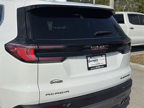 Used 2025 GMC Acadia Elevation image 11