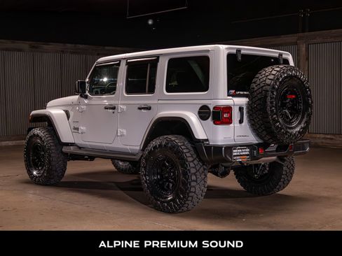 Used 2024 Jeep Wrangler Unlimited Sahara w/ Technology Group AWD/4WD image 7
