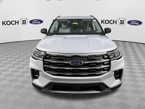 Used 2025 Ford Explorer Active w/ Active Comfort Package AWD/4WD image 2