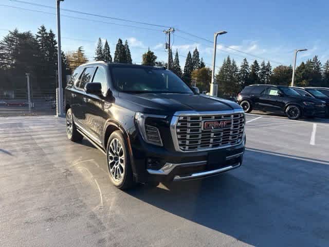 Used 2026 GMC Yukon Denali w/ Denali Reserve Package AWD/4WD image 3