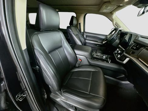 Used 2022 Ford Expedition XLT RWD image 34