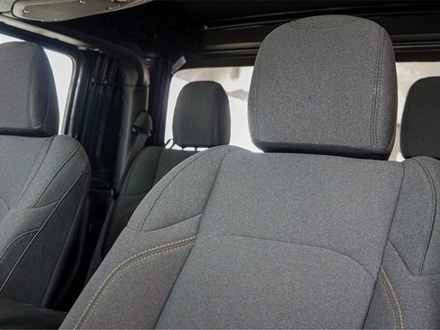 Used 2024 Jeep Gladiator Sport image 10