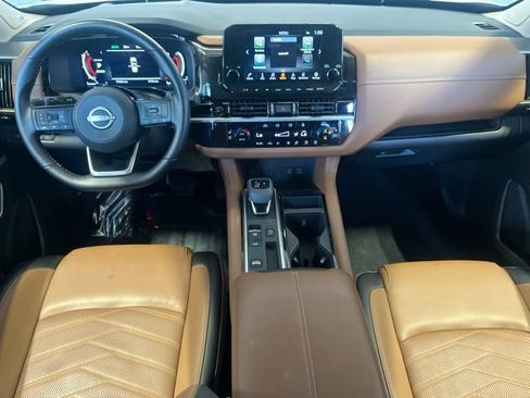 Certified 2025 Nissan Pathfinder Platinum w/ Cargo Package FWD image 10