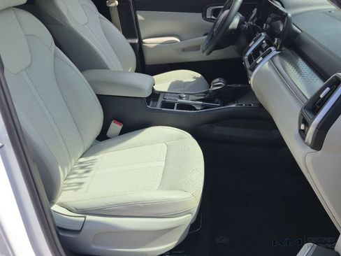 Certified 2023 Kia Sorento S w/ Panoramic Sunroof Package FWD image 16