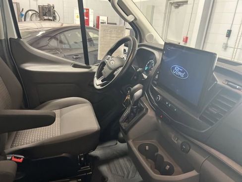 Used 2023 Ford Transit 350 DRW RWD image 10
