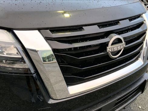 Used 2024 Nissan Pathfinder SV image 28