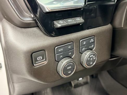 Used 2025 Chevrolet Silverado 1500 High Country w/ High Country Premium Package AWD/4WD image 26