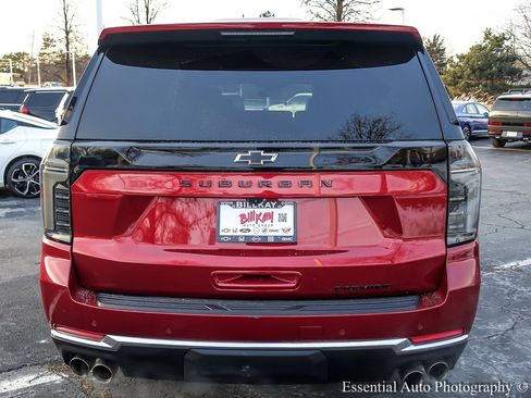Used 2025 Chevrolet Suburban Premier image 9