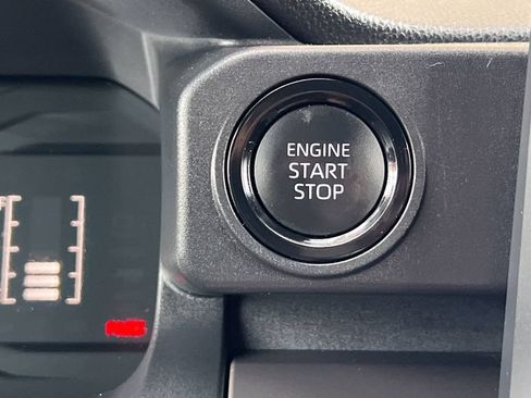 Used 2024 Toyota Tacoma SR5 AWD/4WD image 25