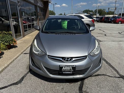 Used 2016 Hyundai Elantra SE image 3