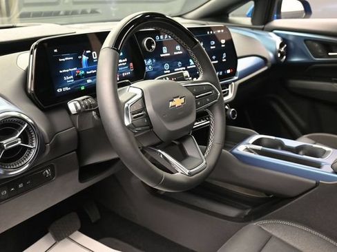 Used 2025 Chevrolet Equinox EV LT w/ Active Safety Package 3 FWD image 14