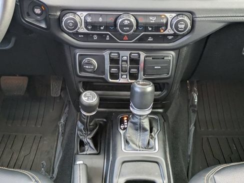 Used 2025 Jeep Gladiator Sport AWD/4WD image 19
