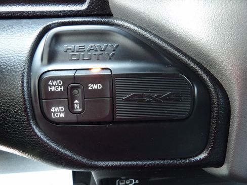 Used 2024 RAM 2500 Big Horn AWD/4WD image 23