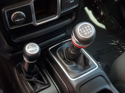 Used 2021 Jeep Wrangler Sport image 30