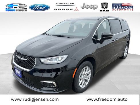 New 2026 Chrysler Pacifica Select image 12